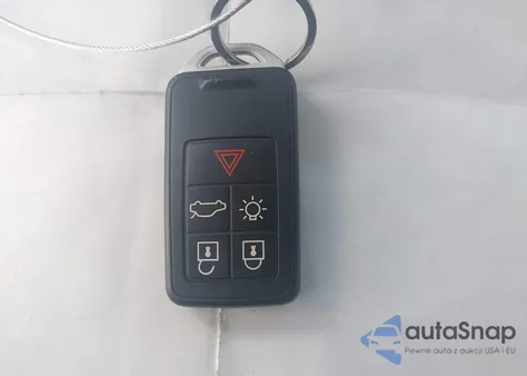 2016 Volvo Xc60 T5 Drive-E Premier from USA, damaged, VIN YV440MDK9G2854744